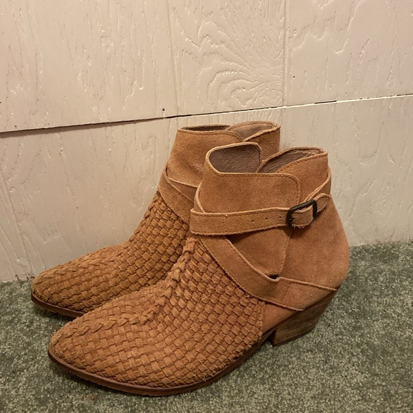 Free People Venture Woven Leather Bootie 39/8 - Picture 3 of 7